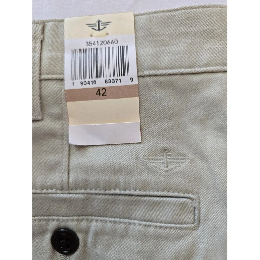 Dockers Men's Shorts Size 42 Flat Front Tan Cotton Khakis Chinos NEW